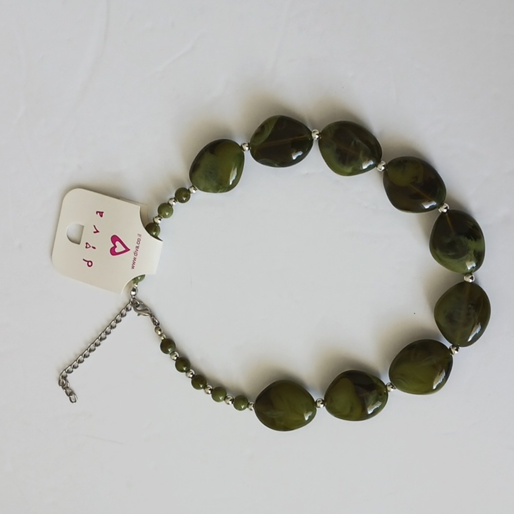 Diva VTG Faux Stones Necklace Green  16" long
